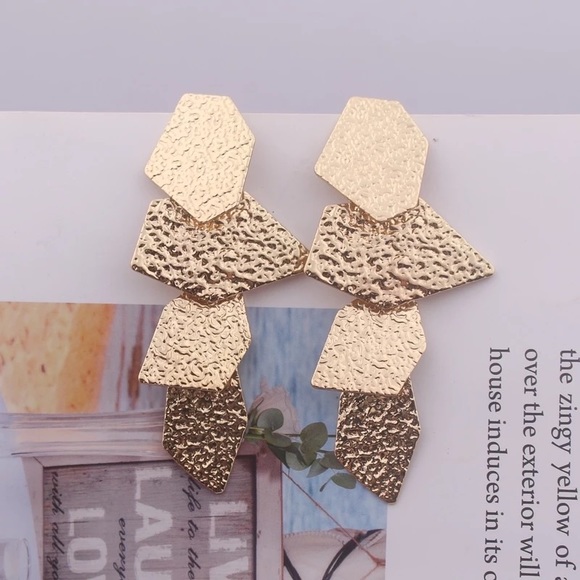 Minimalist Modern Asymmetrical Dangle Drop Earrings (Gold Earrings Jewelry) - Picture 10 of 11